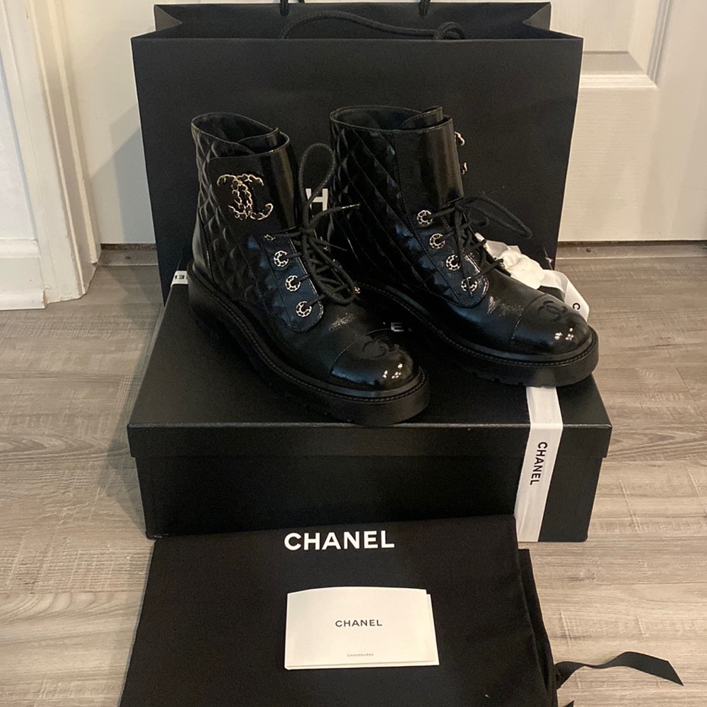 SOLD!!! NEW 2022 Black CC Chanel Rev Combat Boots (new version of Brave)